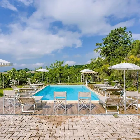 Moderner Neubau Bestehend Aus Zwei Unabhaengigen Wohneinheiten Mit Panoramapool Und Garten *