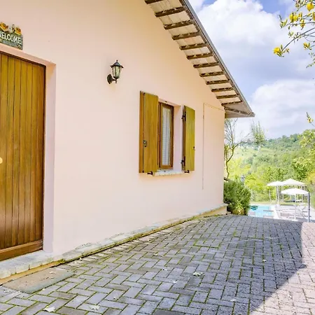 Moderner Neubau Bestehend Aus Zwei Unabhaengigen Wohneinheiten Mit Panoramapool Und Garten Vakantiehuis