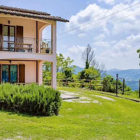Moderner Neubau Bestehend Aus Zwei Unabhaengigen Wohneinheiten Mit Panoramapool Und Garten Dom wakacyjny Acqualagna